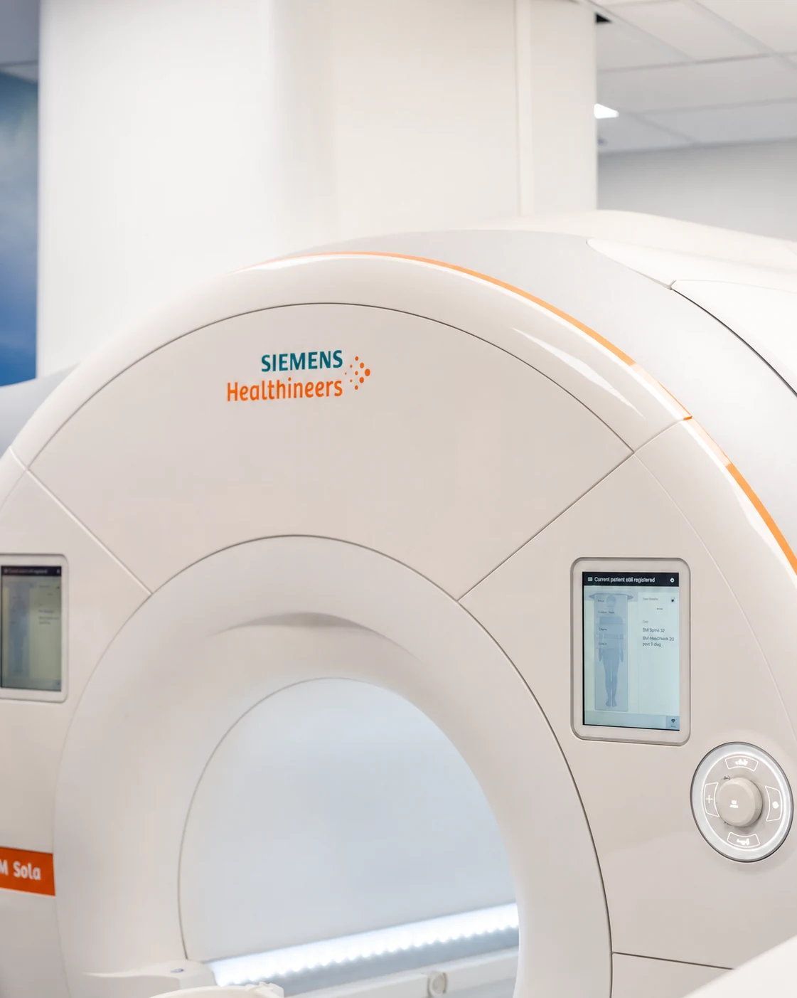 Dettaglio dell’apparecchiatura per risonanza magnetica dello Studio Radiologico Raggi X